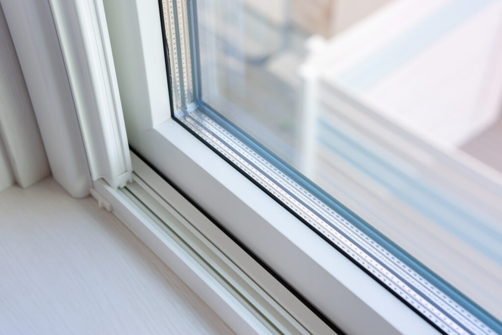 トリプルガラス　サッシ　窓